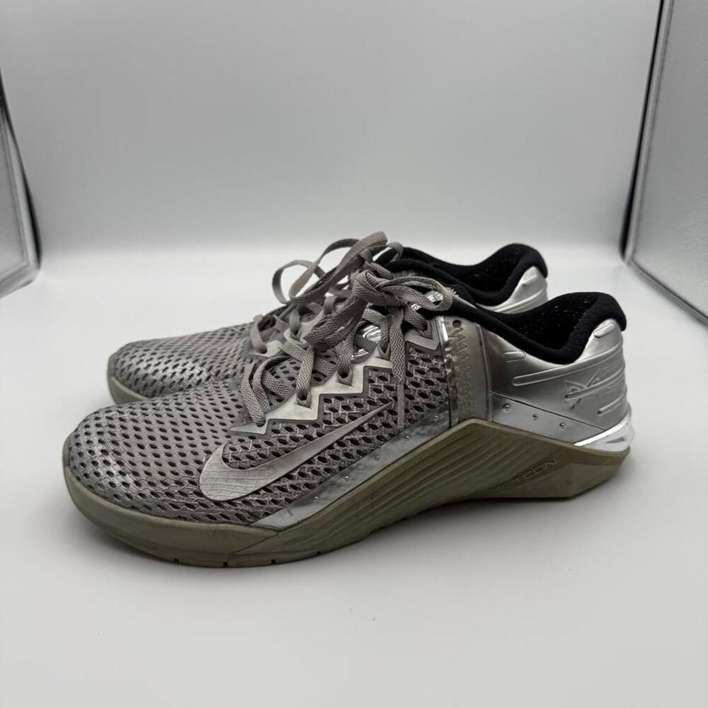 Nike Metcon 6 Premium Mens size 7.5 Metallic Silver Shoes DJ0766-001. No box